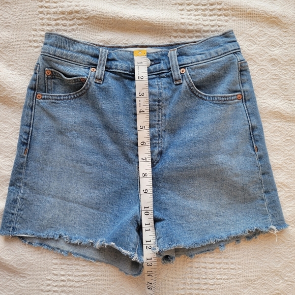 Denim Forum by Aritzia, The '50s Arlo Hi Mid-thigh Denim Short with frayed Hem - Picture 7 of 8